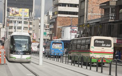Con cierre de vía, obras de tranvía llegan a la Avenida Oriental