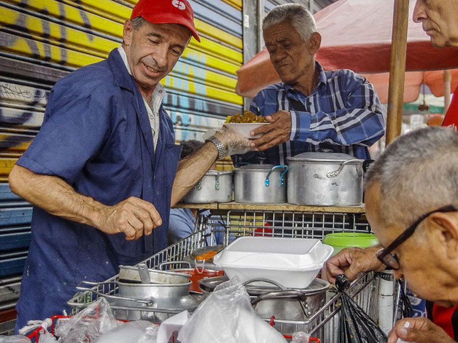 Almorzar por un dólar