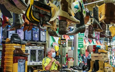 Por qué hacer las compras en negocios locales esta Navidad